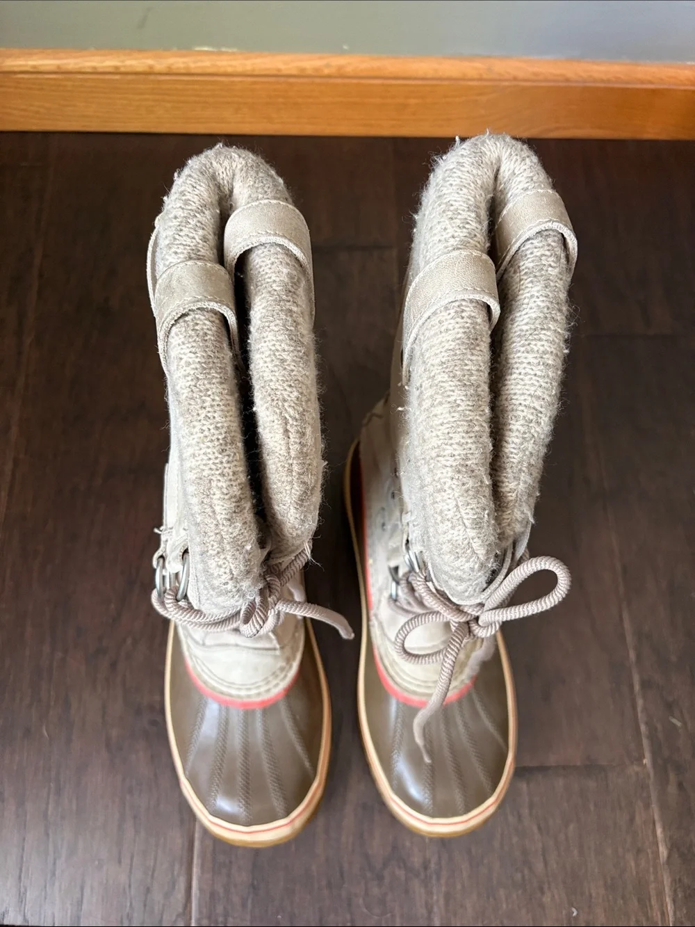 Sorel lace up